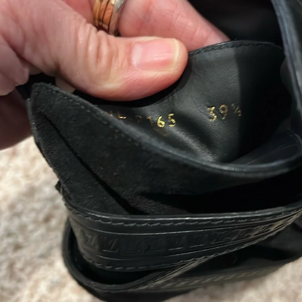 Louis Vuitton size 39